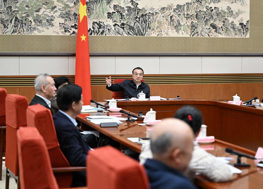 Premiê chinês destaca educa??o primária e servi?os médicos