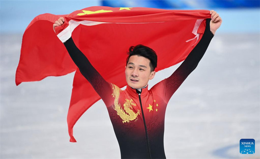 Beijing 2022: patinador chinês Ren Ziwei ganha ouro na patina??o de velocidade de pista curta de 1000m masculino