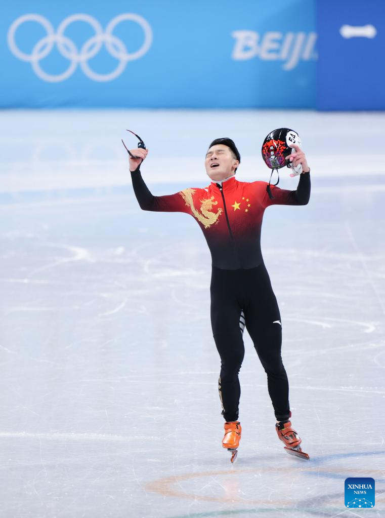 Beijing 2022: patinador chinês Ren Ziwei ganha ouro na patina??o de velocidade de pista curta de 1000m masculino