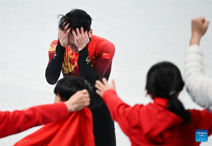 Beijing 2022: patinador chinês Ren Ziwei ganha ouro na patina??o de velocidade de pista curta de 1000m masculino