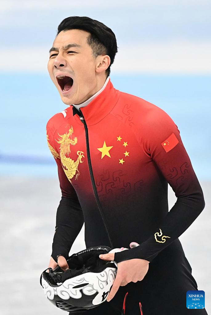 Beijing 2022: patinador chinês Ren Ziwei ganha ouro na patina??o de velocidade de pista curta de 1000m masculino