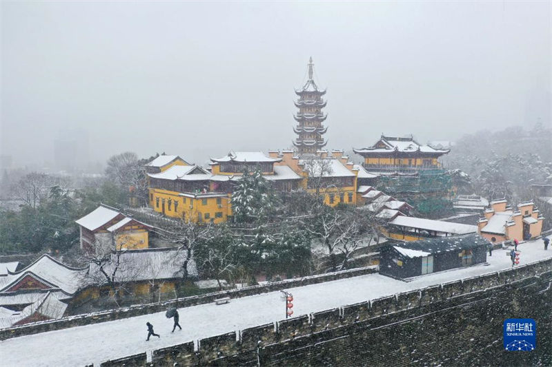 China registra queda de neve em várias cidades