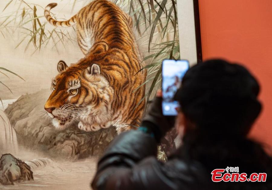 Exposi??o de artesanato tradicional chinês é inaugurada em Beijing