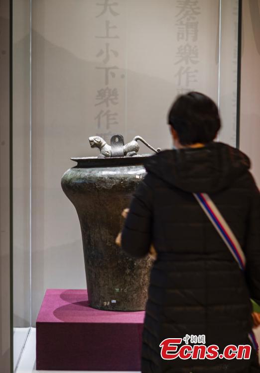 Exposi??o de artesanato tradicional chinês é inaugurada em Beijing