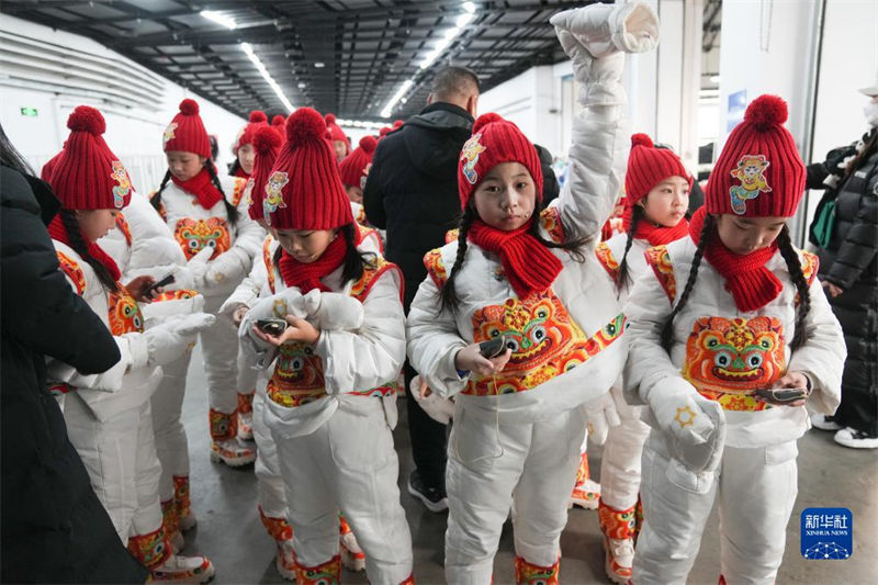 Beijing 2022: can??o infantil das crian?as das montanhas conectam o mundo