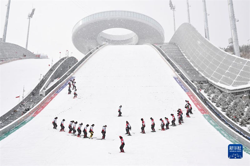  Beijing 2022: “Ruyi de Neve” limpa neve para viabilizar treinamento dos atletas