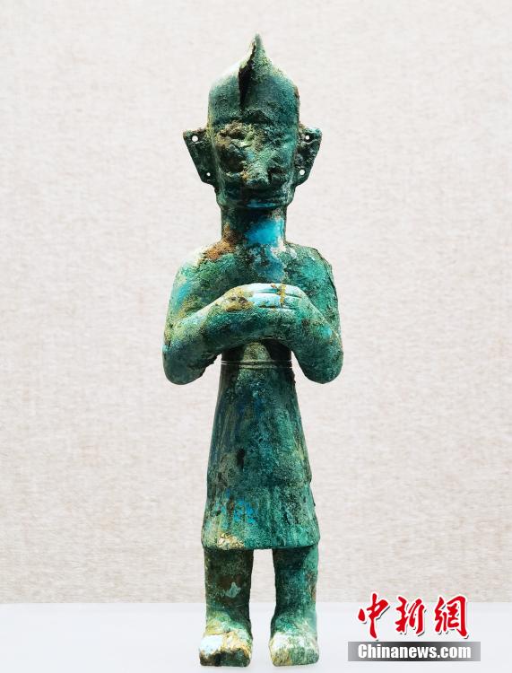 Sichuan:“máscara de bronze” de Sanxingdui está oficialmente à disposi??o do público