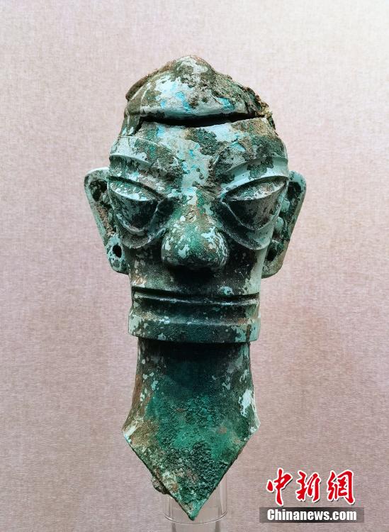 Sichuan:“máscara de bronze” de Sanxingdui está oficialmente à disposi??o do público