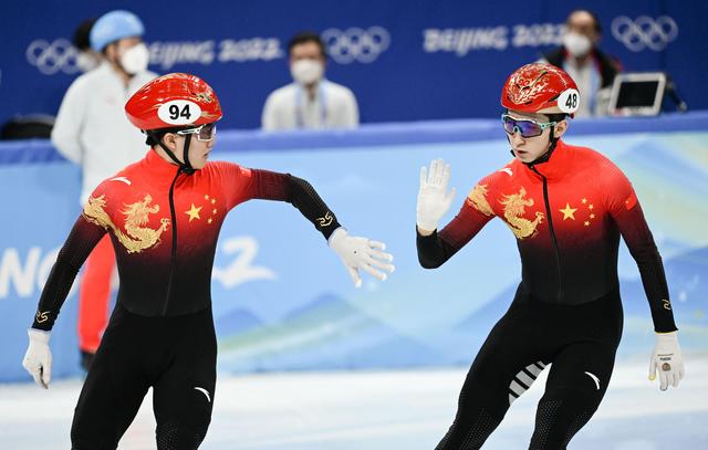 Canadá vence revezamento 5.000m masculino de patina??o de velocidade em pista curta em Beijing 2022