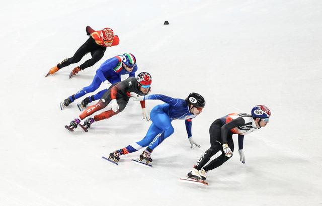 Canadá vence revezamento 5.000m masculino de patina??o de velocidade em pista curta em Beijing 2022