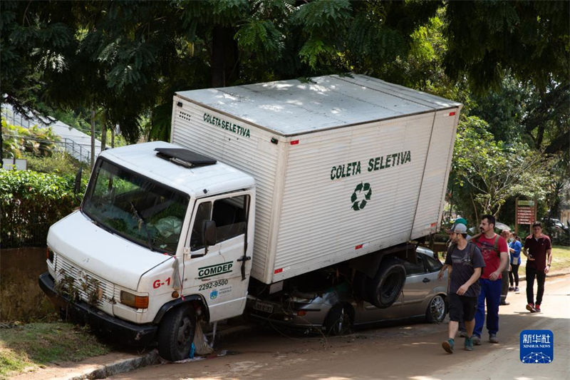 Brasil: número de mortes por chuvas fortes no Rio de Janeiro sobe para 78