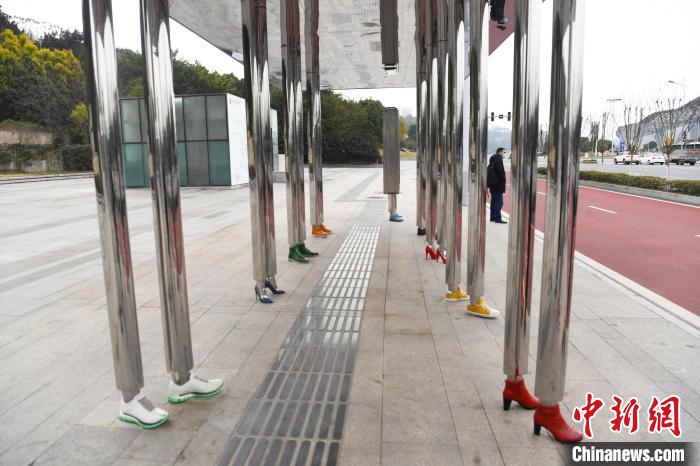 Chongqing: pilares de esta??o de ?nibus 