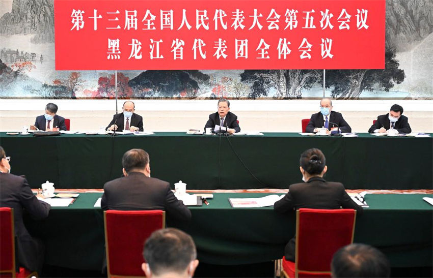 Líderes chineses participam de delibera??es em sess?o legislativa anual