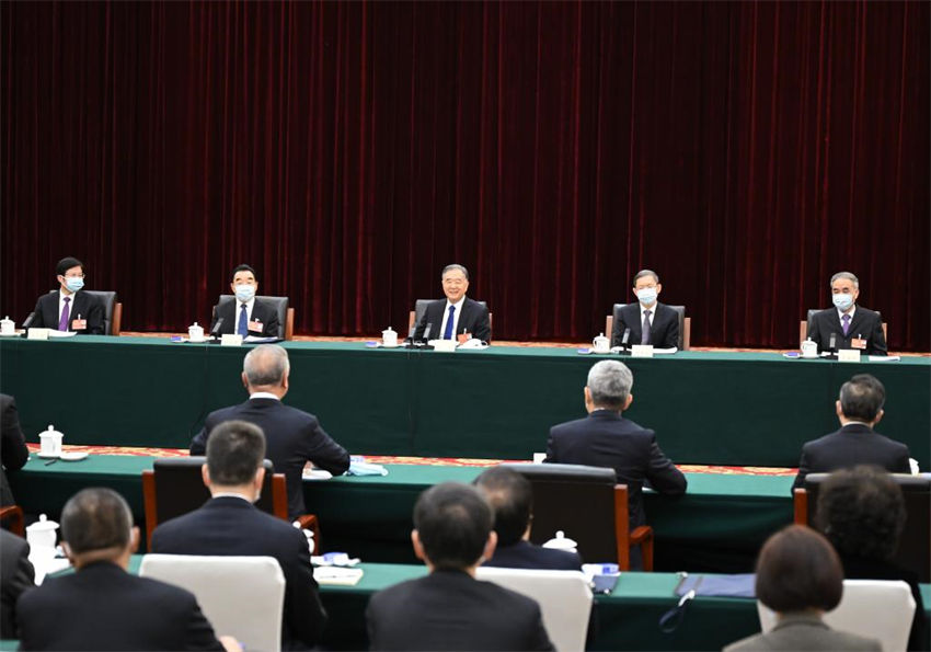 Líderes chineses participam de discuss?es com conselheiros políticos