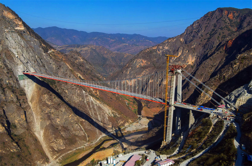 Yunnan: constru??o da ponte Lvzhijiang é concluída 