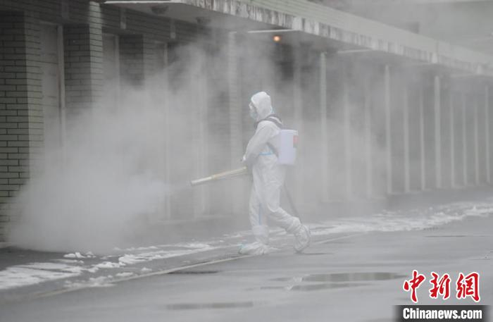 Changchun realiza trabalho de desinfe??o em áreas-chaves