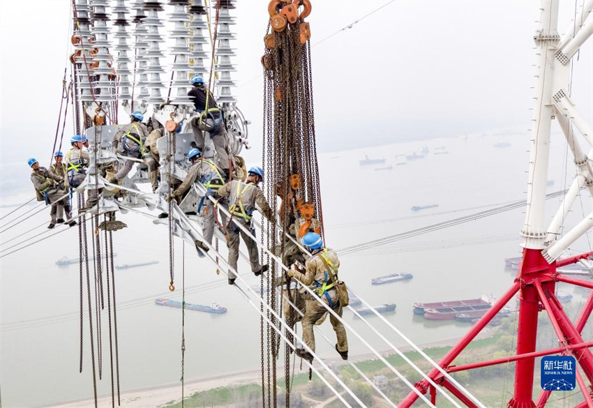 China: projeto de transmiss?o de energia de UHV Baihetan-Jiangsu termina conex?o