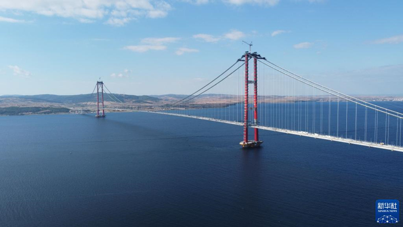 Turquia inaugura primeira ponte construída sobre Estreito de Dardanelos com participa??o da empreasa chinesa 