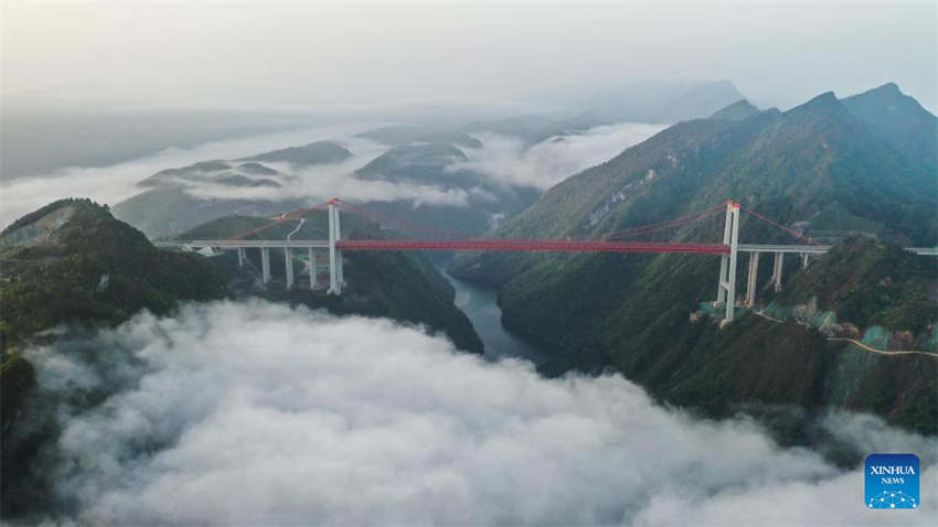 Constru??o da linha principal da rodovia Guiyang-Huangping entra na fase final