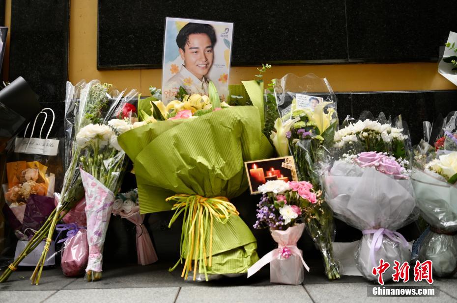Homenagem a Leslie Cheung no 19o aniversário da sua morte