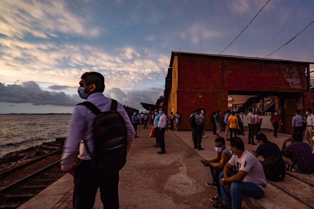 Sri Lanka imp?e toque de recolher de 36 horas sob estado emergencial