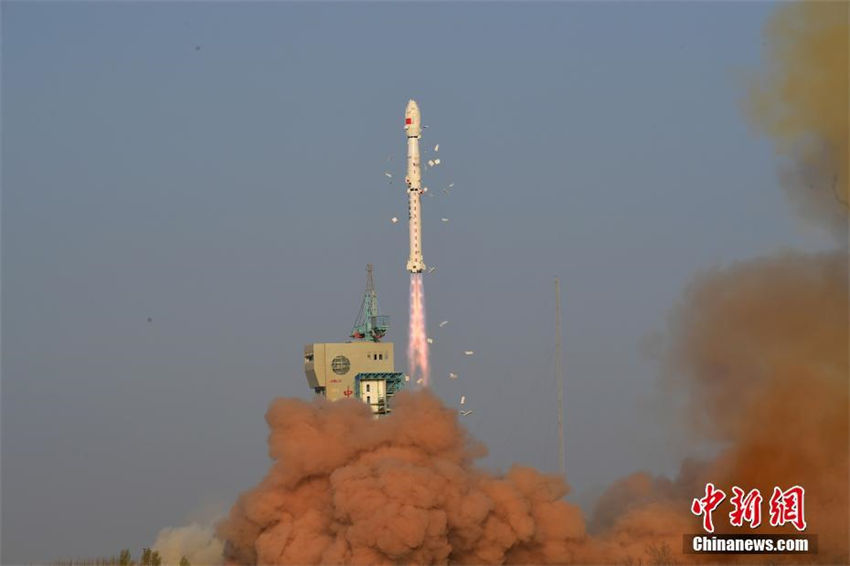 China lan?a com sucesso satélite Gaofen-3 03