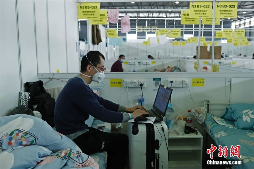 Galeria: hospital de campanha do Centro Nacional de Exposi??es de Shanghai