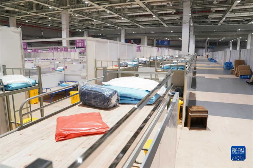 Galeria: hospital de campanha do Centro Nacional de Exposi??es de Shanghai durante a madrugada