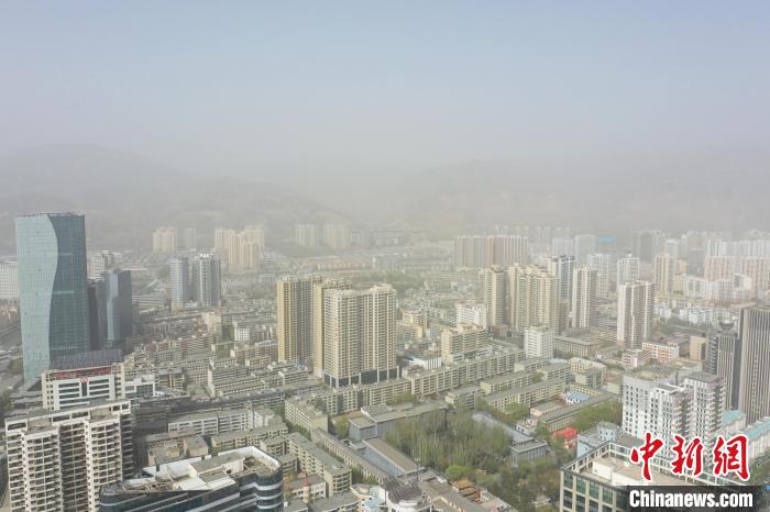 Tempestade de areia atinge noroeste da China