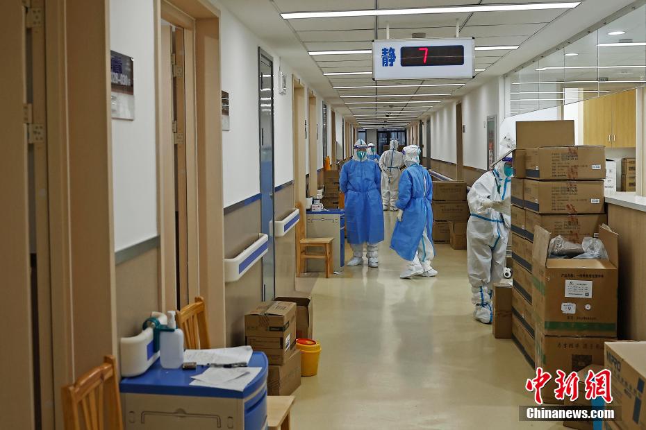 Centro Temporário de Hemodiálise em Shanghai oferece servi?os de hemodiálise aos pacientes