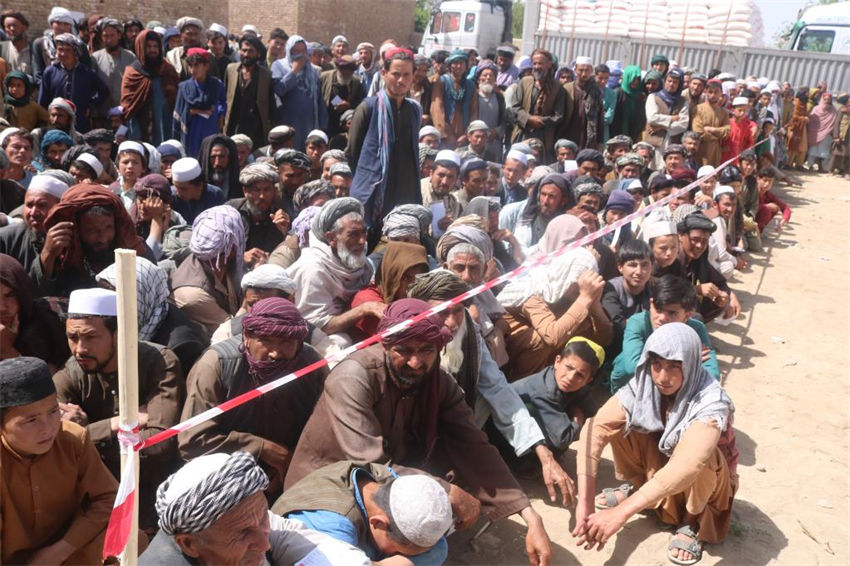 1.000 famílias recebem ajuda humanitária no norte do Afeganist?o