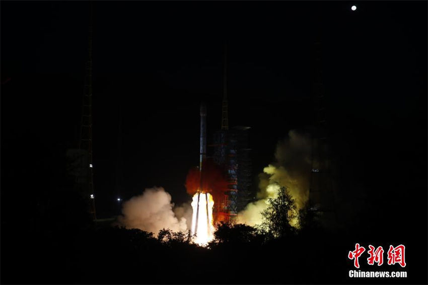 China lan?a satélite Zhongxing-6D