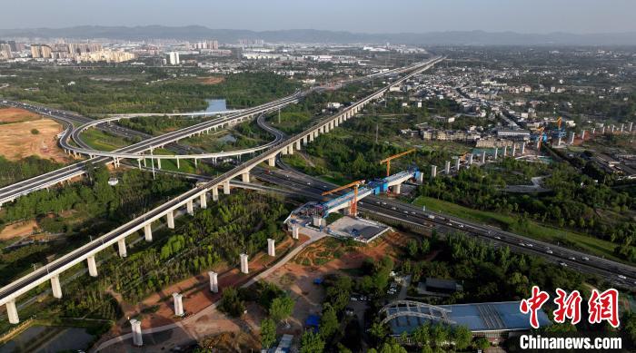 Constru??o do trecho Chengdu da ferrovia de alta velocidade Chengdu-Zigong está em andamento