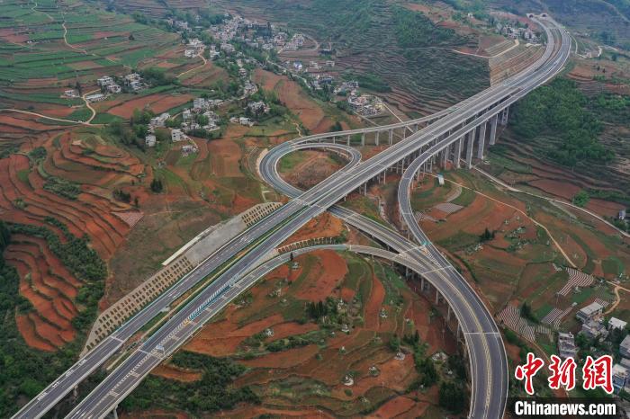 Guizhou: via expressa Hezhang-Liupanshui está aberta ao tráfego