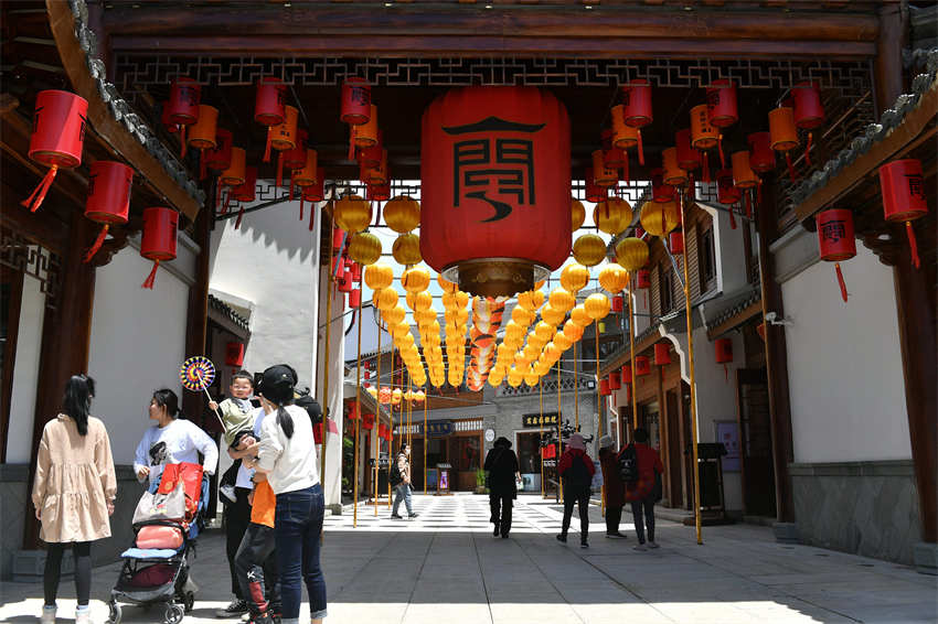 China registra 160 milh?es de viagens turísticas domésticas durante o feriado do Dia do Trabalho