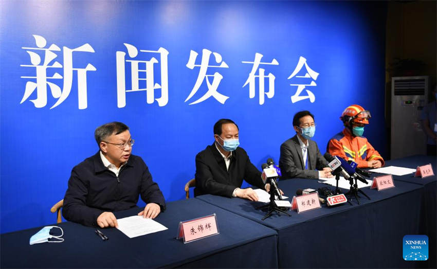 China: número de mortes em desabamento de prédio em Changsha sobe para 26