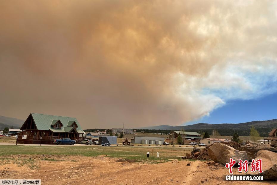 EUA: incêndio nas montanhas continua a se espalhar pelo Novo México