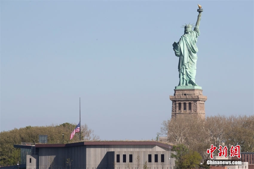 EUA: bandeiras a meia-haste por um milh?o de mortes por Covid-19