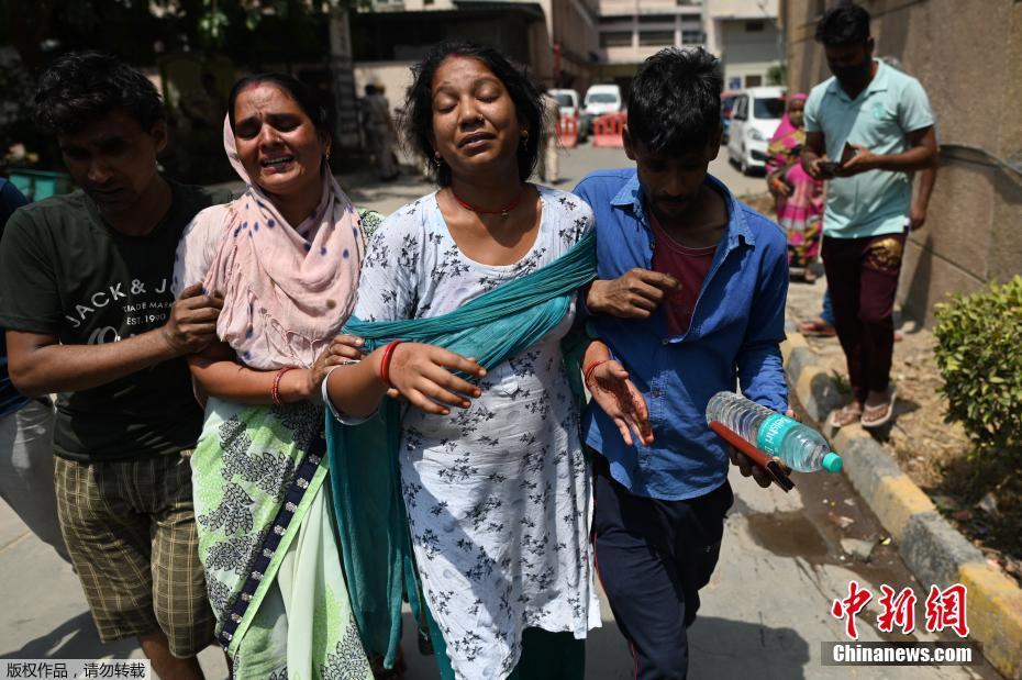 índia: sobe para 27 o número de mortes em incêndio em prédio na capital indiana