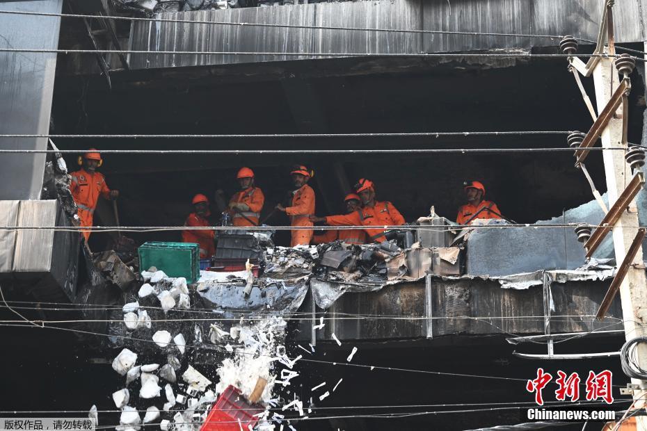 índia: sobe para 27 o número de mortes em incêndio em prédio na capital indiana