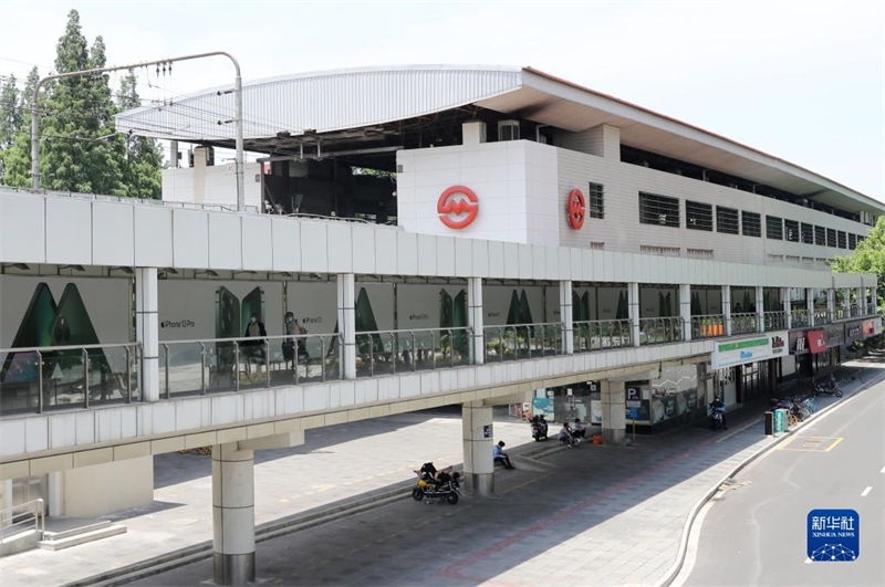 Shanghai retoma circula??o dos transportes públicos