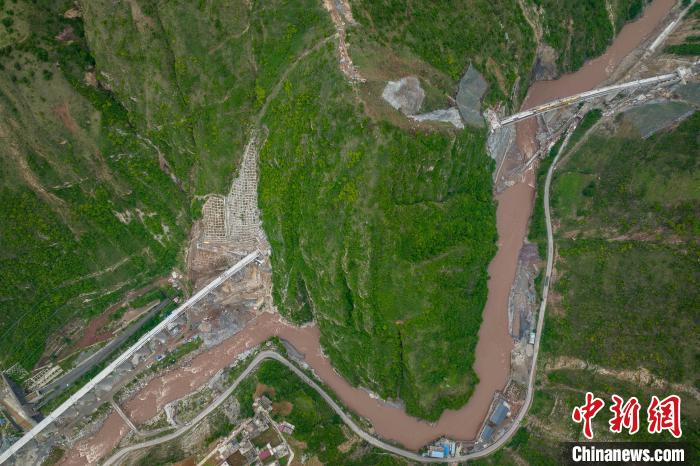 Galeria: constru??o da sec??o Emei-Mianning da ferrovia Chengdu-Kunming