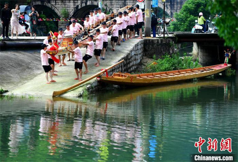 China recebe Festival do Barco-Drag?o em todo o país