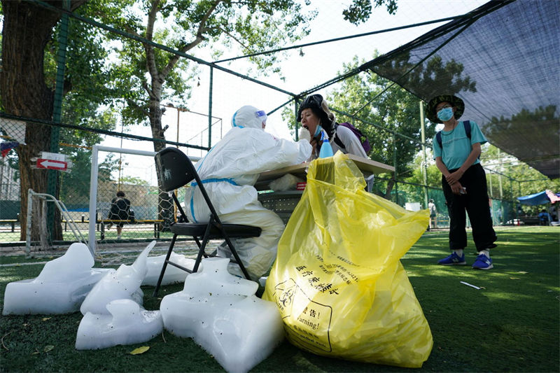 Galeria: “equipamentos” para funcionários fazerem testes de ácido nucleico em altas temperaturas 