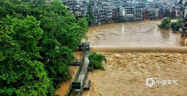 Hunan: antiga cidade de Fenghuang sofre fortes chuvas