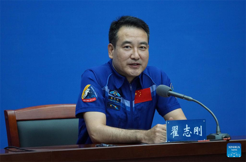 China: astronautas da miss?o Shenzhou-13 prestam declara??es à imprensa após quarentena e recupera??o