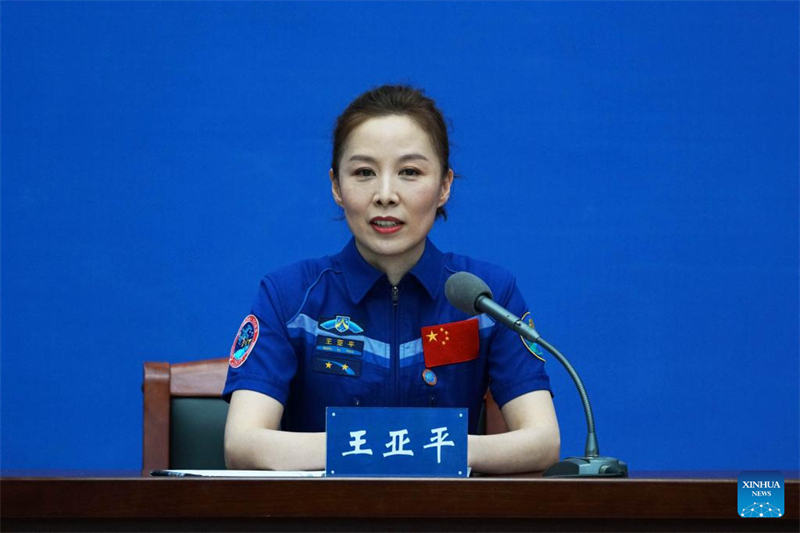 China: astronautas da miss?o Shenzhou-13 prestam declara??es à imprensa após quarentena e recupera??o