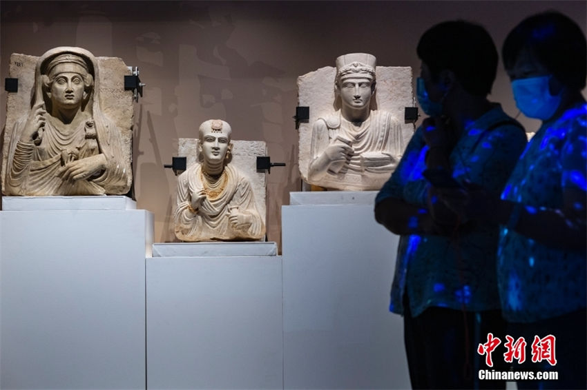 Antigos artefatos sírios s?o exibidos na Biblioteca Nacional da China