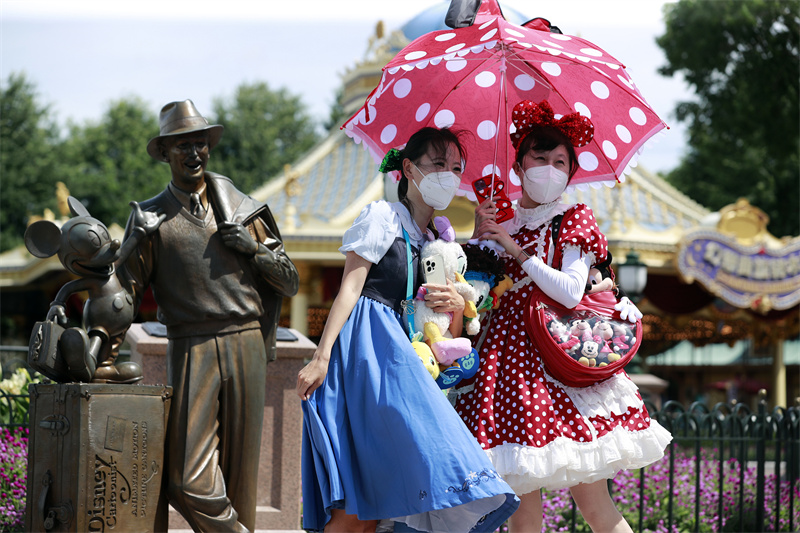 Disneylandia de Shanghai reabre após fechamento causado por COVID-19