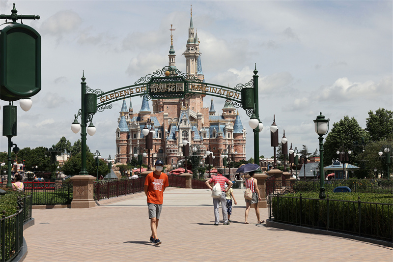 Disneylandia de Shanghai reabre após fechamento causado por COVID-19